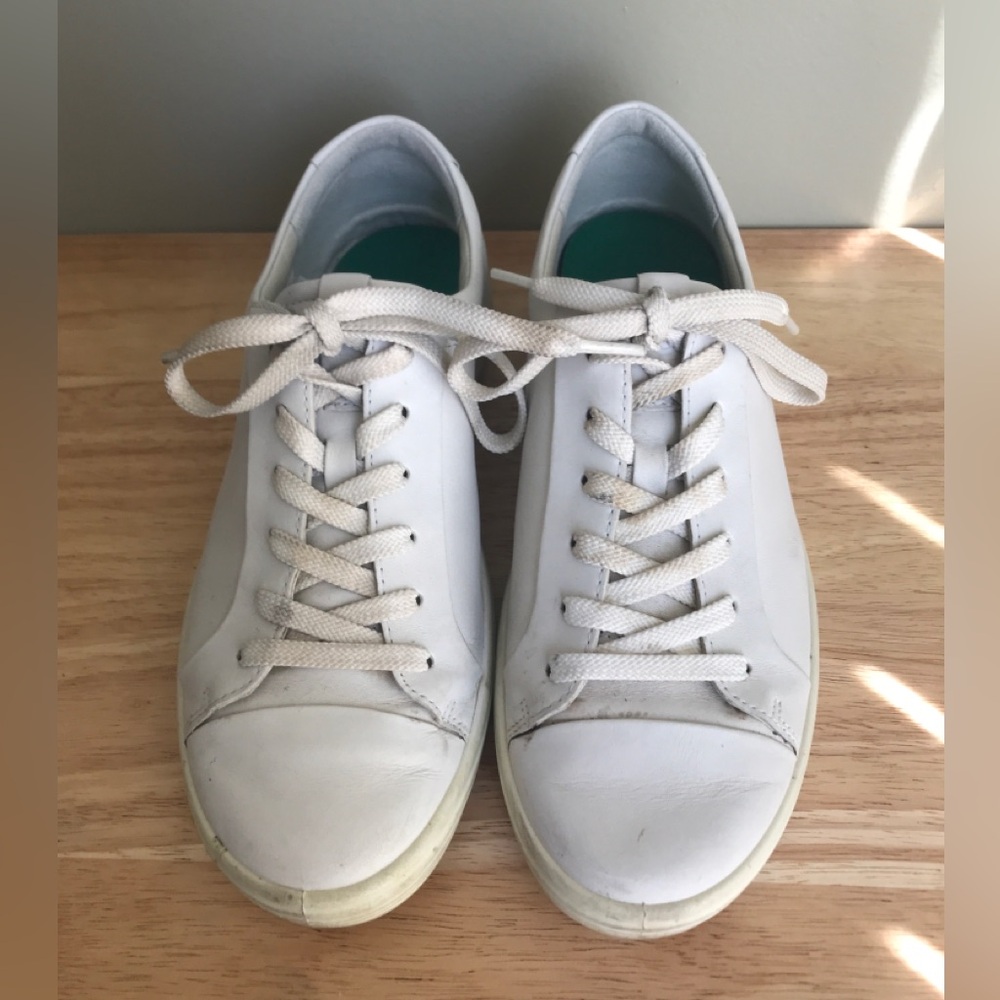 ECCO Women's White Leather Sneaker Size: US 8-8.5